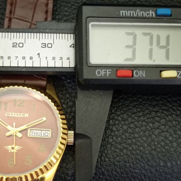 Vintage 1983 Citizen Automatic Mens Gold Watch W/daydate & Brown accents - Picture 7 of 10